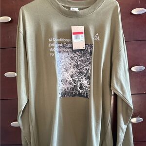 BRAND NEW Nike ACG Olive Green Men's Shirt.              Size Large